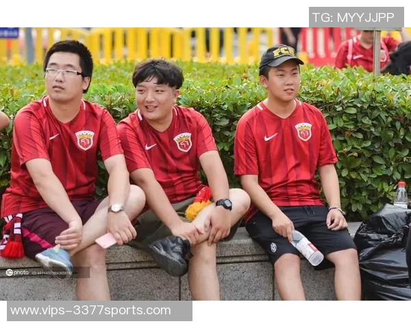 鲁能与上港激情对决燃炸全场球迷热血沸腾尽享精彩瞬间